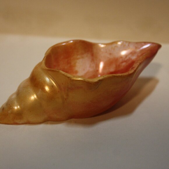 Resin Seashell with small Goldfish Figurine Trinket ,Mixed Color Unique - Picture 4 of 7